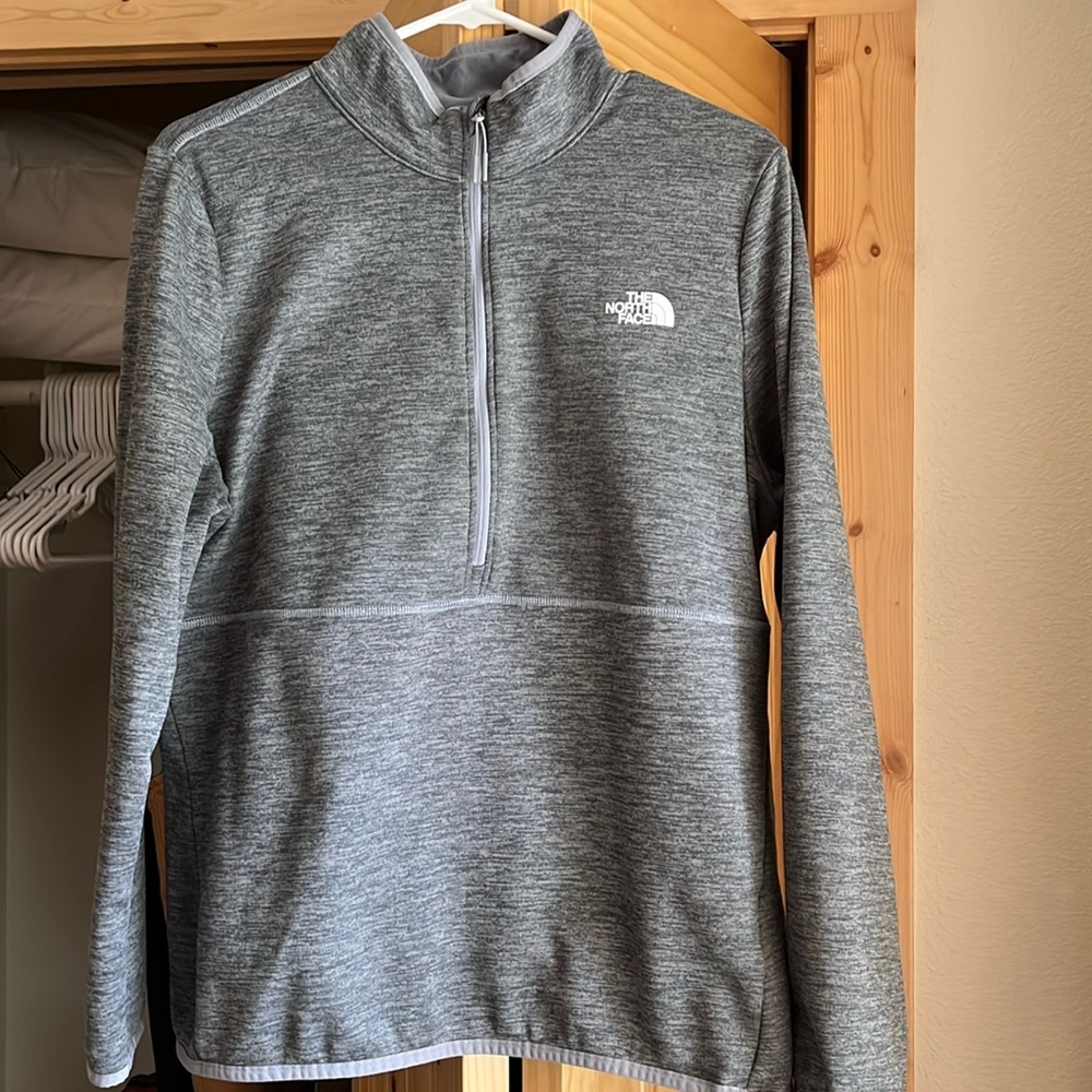 The North Face Canyonlands 1/4 zip jacket.